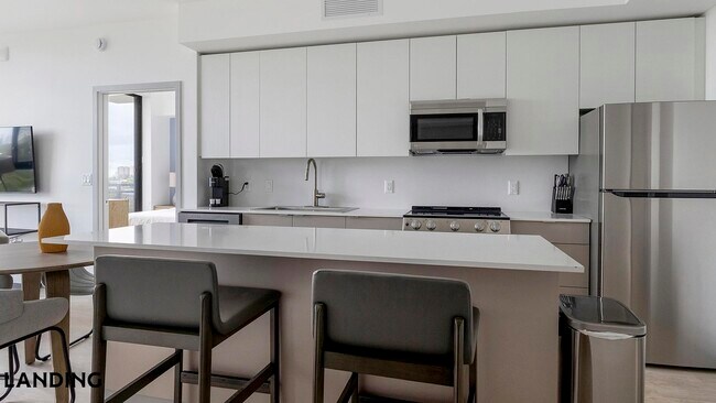 Foto del edificio - 1155 NE 126th St