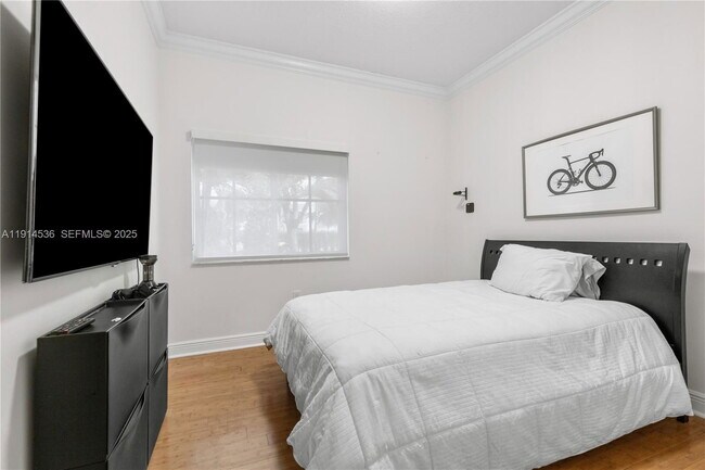 Foto del edificio - Southwest 136th Terrace, Miami, FL 33186 - 3 BR 2 BA single-family home