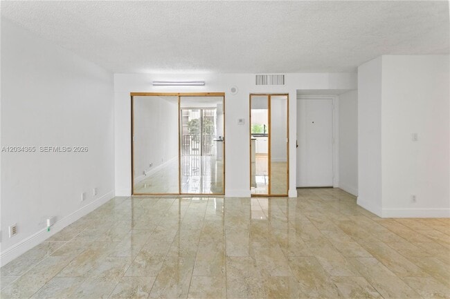 Building Photo - 17021 N Bay Rd