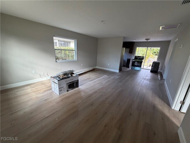 Foto del edificio - 19181 Tangerine Rd