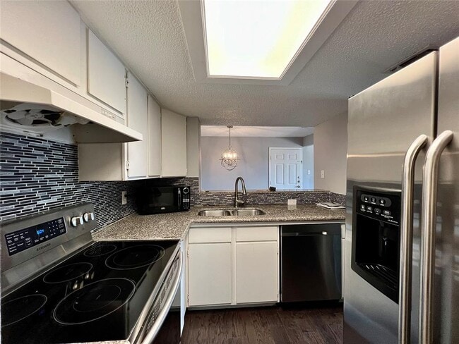 Building Photo - 8600 Fathom Cir