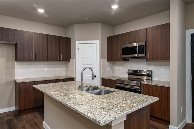 Building Photo - 613 Wheatfield Dr