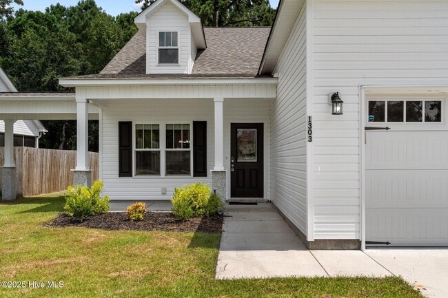 Building Photo - 1303 Dan Owen Dr
