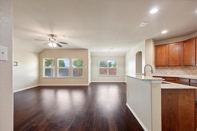 Foto del edificio - 1306 Lasso Dr