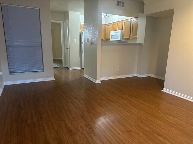 Foto del edificio - Affordable 1 Bedroom 1 Bathroom Condo with Loft