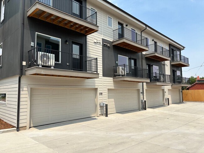 Building Photo - 5770-5788 W 38th Ave