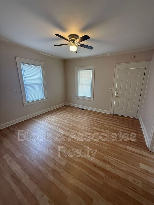 Building Photo - 1314 Uwharrie St