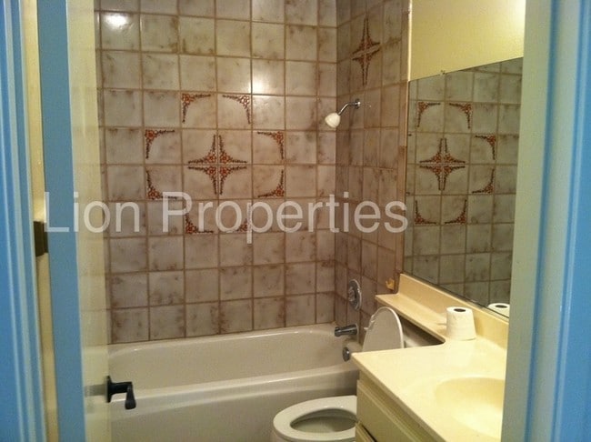 Building Photo - 18510 Pueblo Cir