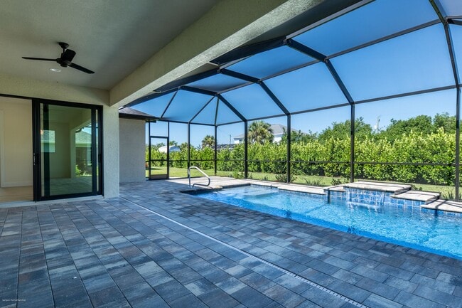 Building Photo - PET FRIENDLY BRAND-NEW LUXURY EXECUTIVE HOME