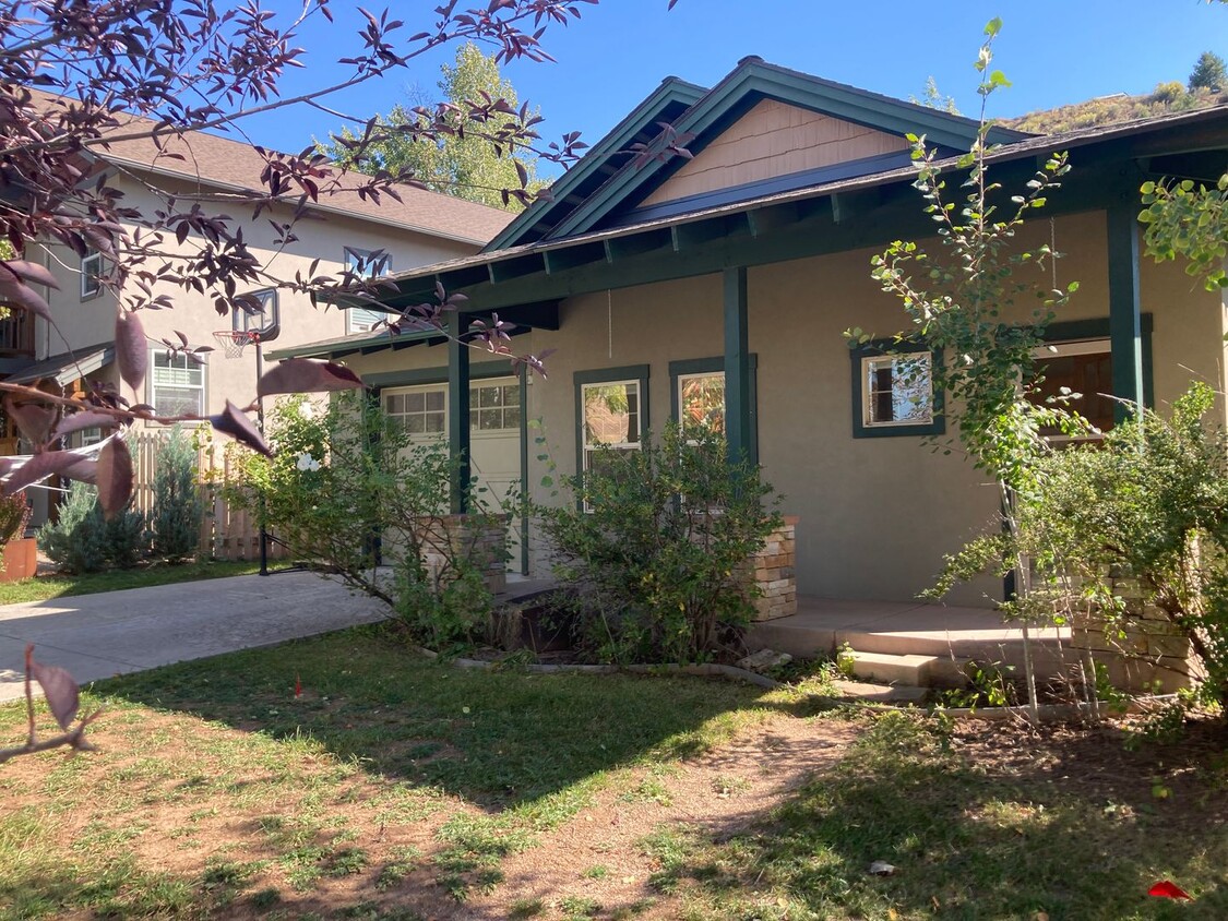 Primary Photo - Charming Single-Story Home