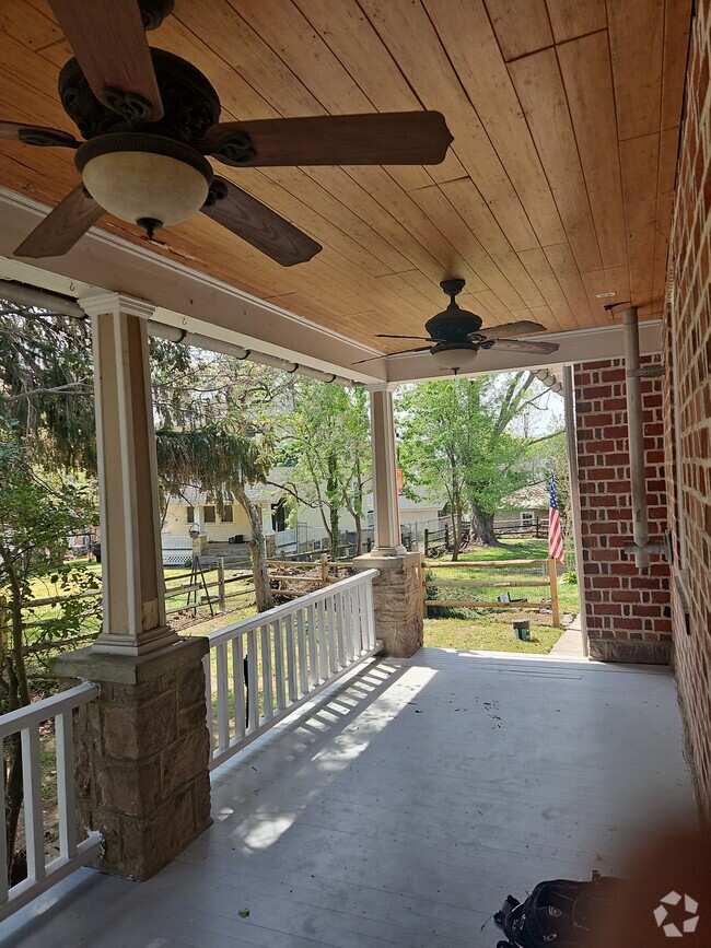 Building Photo - 226 N Ridge Ave