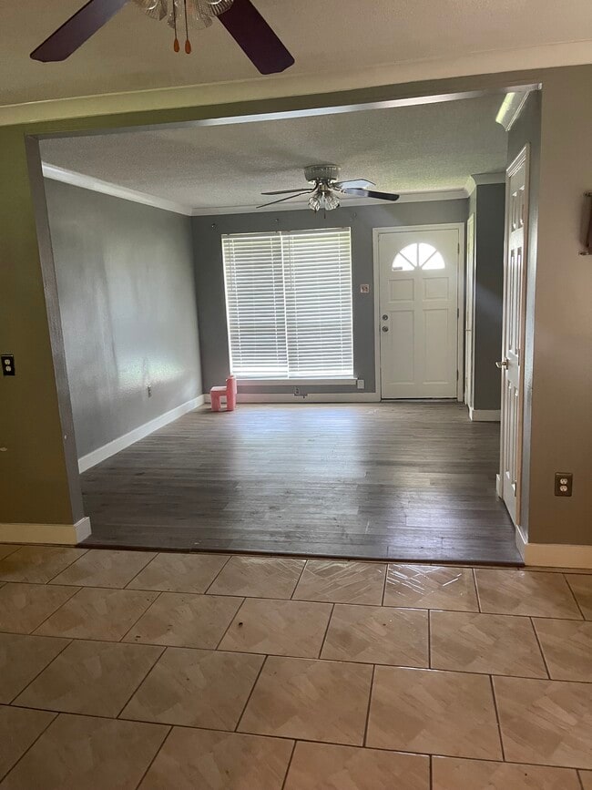 Building Photo - 1076 Elysian Dr