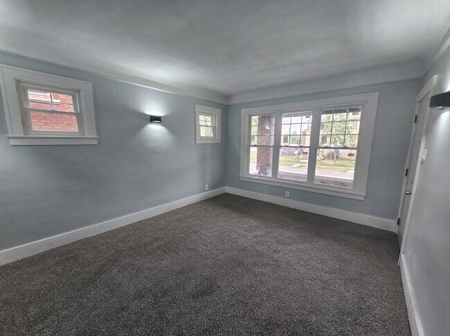 Building Photo - 2310 Glendale Ave