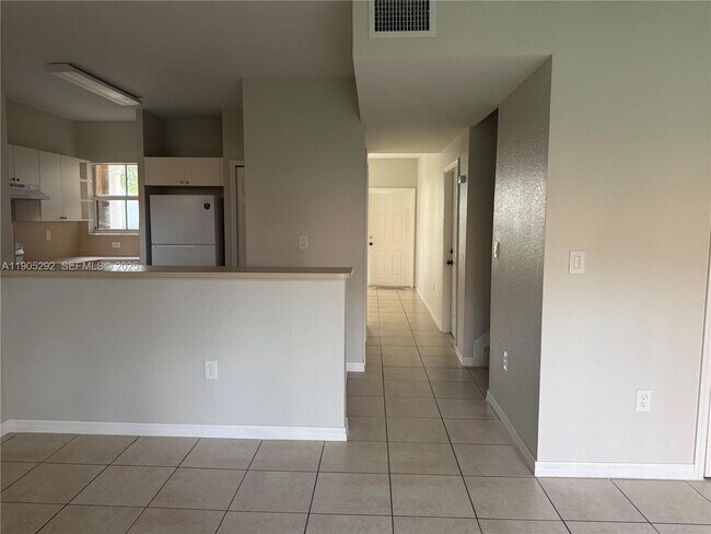 Foto del edificio - 656 SW 11th St