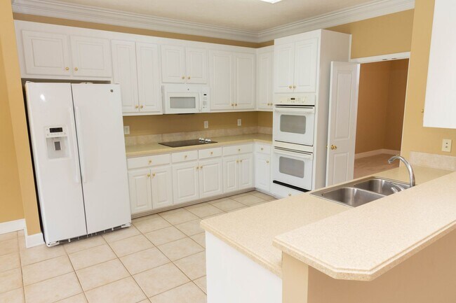 Foto del edificio - 9541 Lochworth Ct