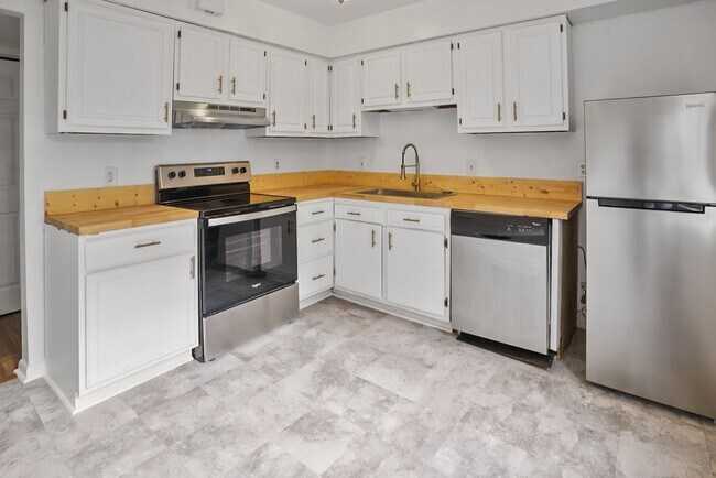 Foto del edificio - Charming 1 bedroom 1 Bathroom across from Daffin Park