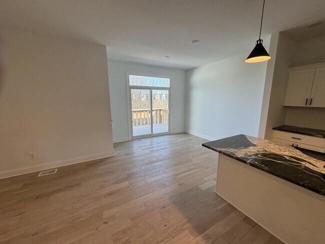 Foto del edificio - 753 Amanda Ct