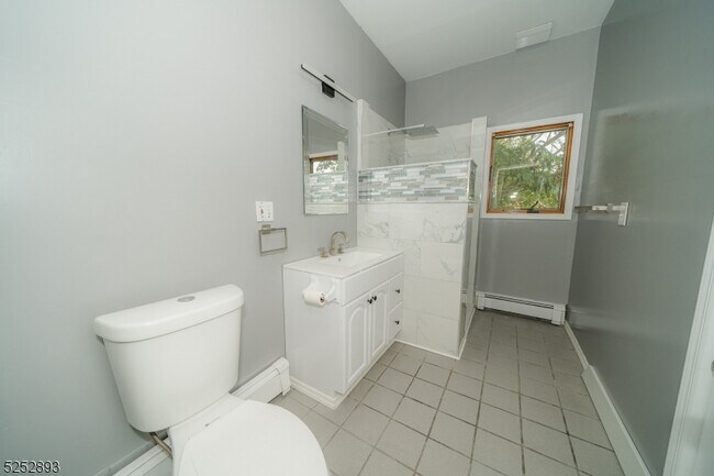 Building Photo - 112 Prospect St