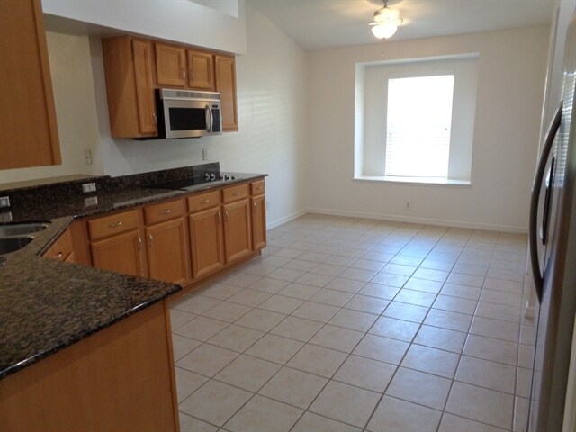 Foto del edificio - 7752 Blue Spring Dr