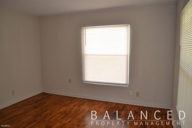 Foto del edificio - 2 br, 1 bath House - 935 SW Watson Ave