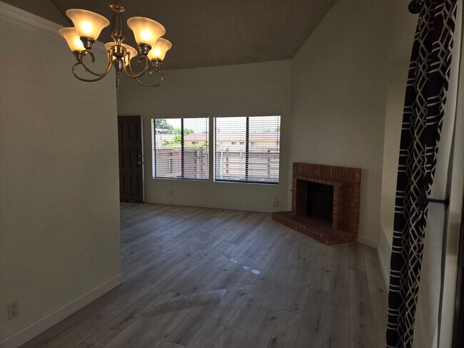 Building Photo - 1532 Granite Hills Dr
