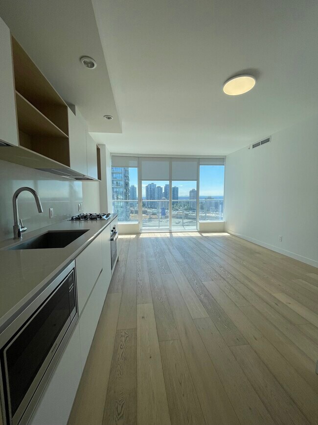 Photo du bâtiment - 6000 Mckay Av
