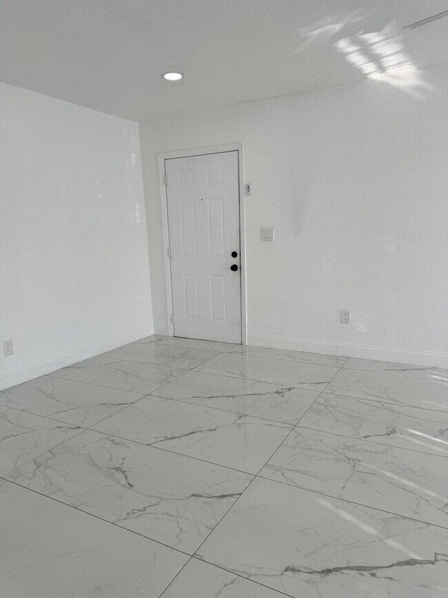 Foto del edificio - 1848 NW 55th Ave