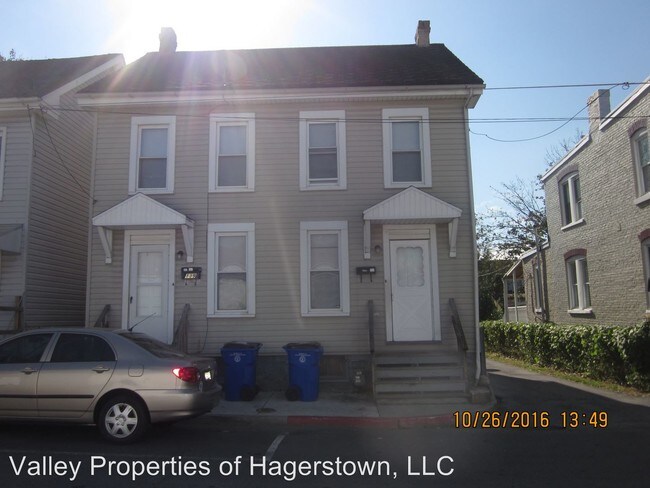 Building Photo - 137-139 Elm St