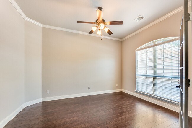 Foto del edificio - Coming mid-September | 4 bd, 3 ba in Mira Lagos - Grand Prairie