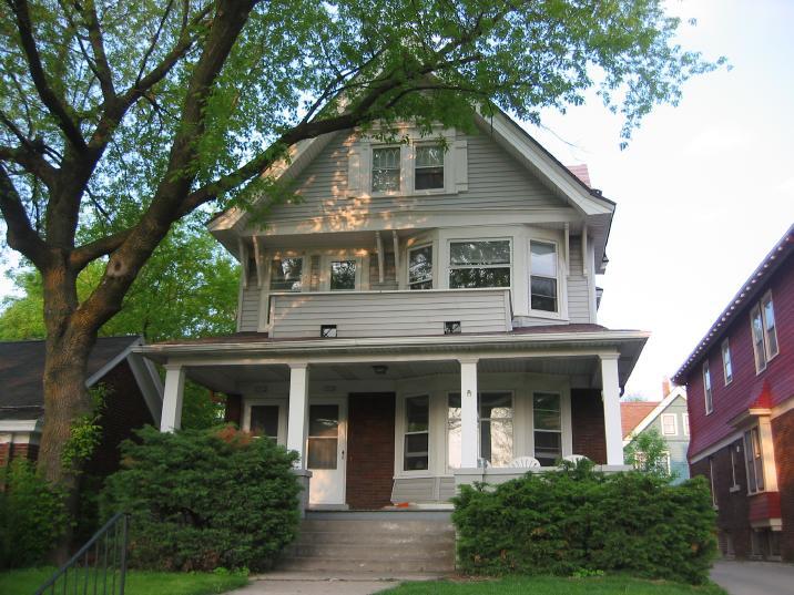 Primary Photo - 3060 N Downer Ave