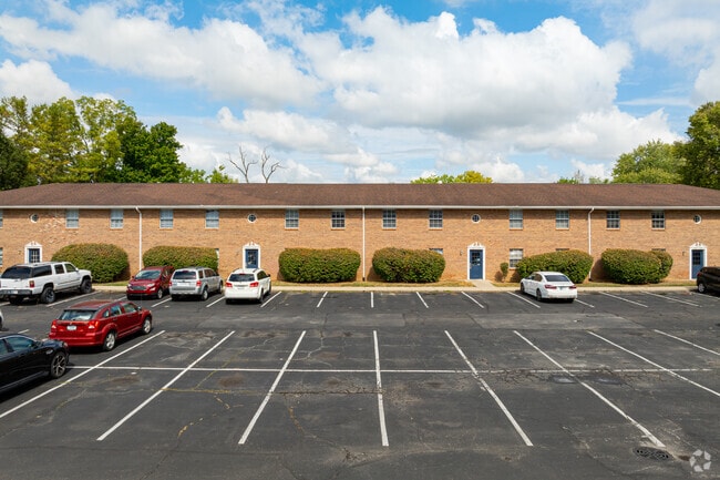 Building Photo - Hunter's Ridge