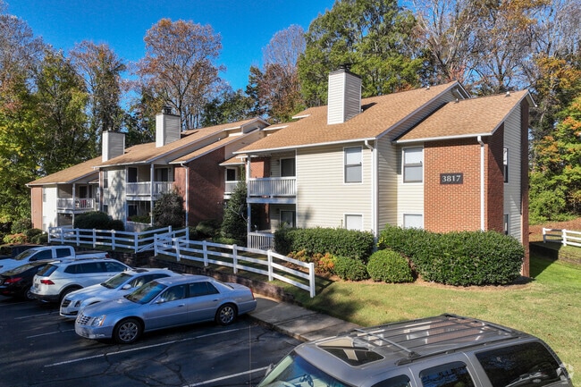Building Photo - Terrace Oaks