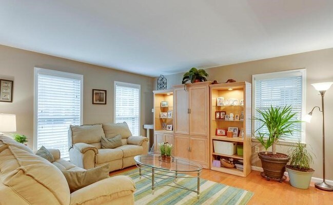 Building Photo - 5601 Castlebury Ct