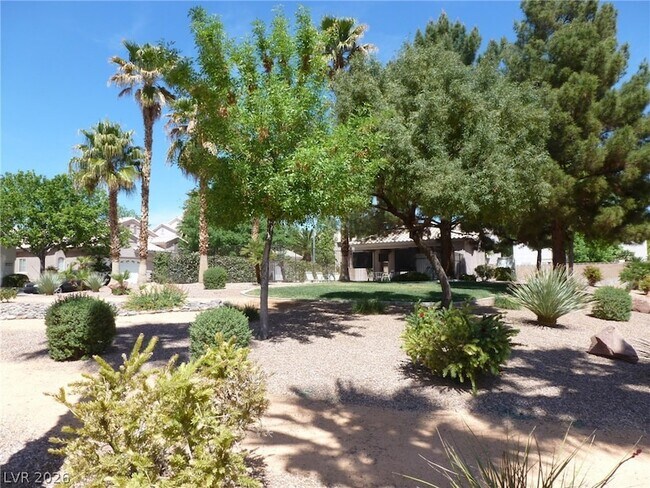 Foto del edificio - 5323 Heatherbrook Cir