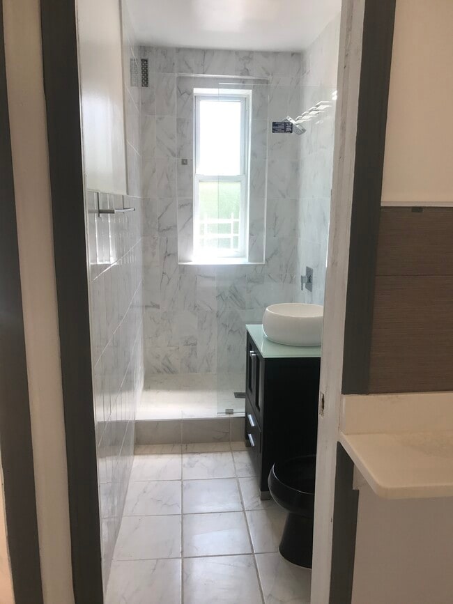 Bathroom Porcelain Tiles - 4633 Park Ave