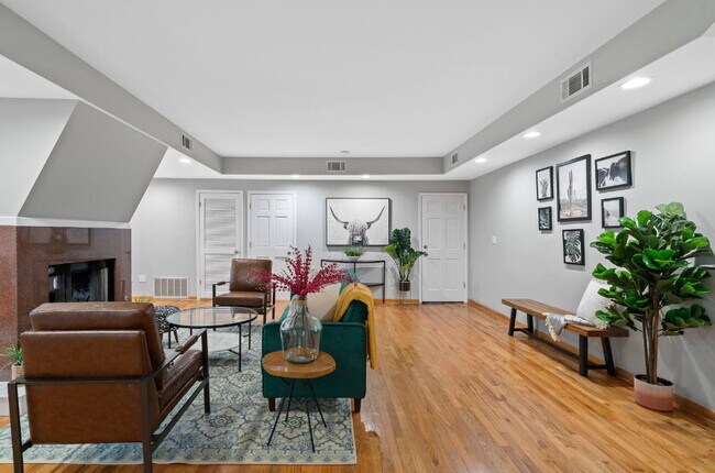 Foto del edificio - 1450 W Webster Ave
