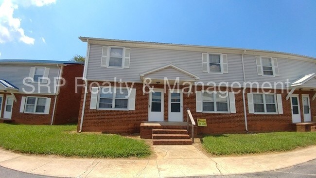 Building Photo - 2345 Statesville Blvd