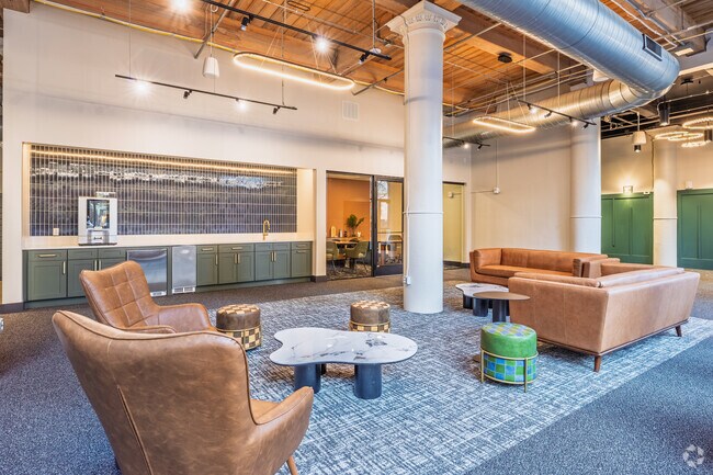 Lobby - Bogen | Urban Chic Lofts