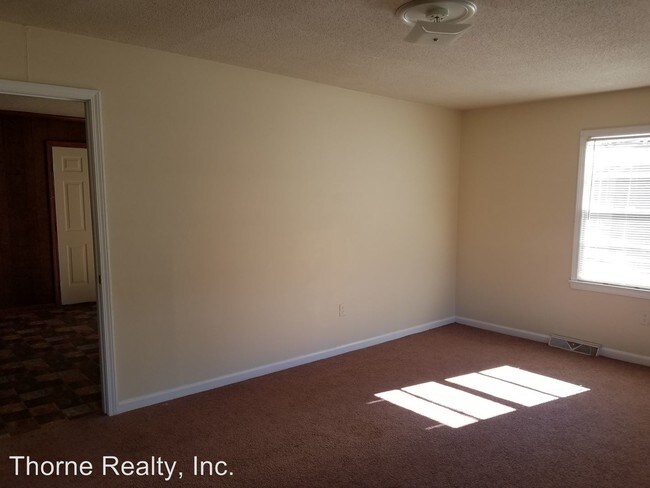 Building Photo - 1204 Delphia Dr