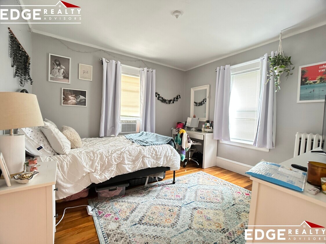 Primary Photo - 7 Elmira St