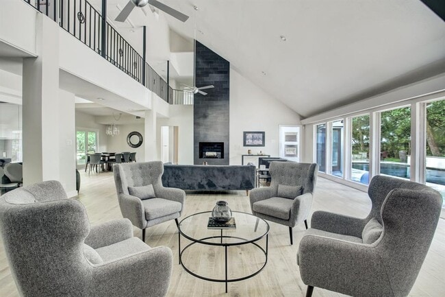 Building Photo - 12600 Boheme Dr