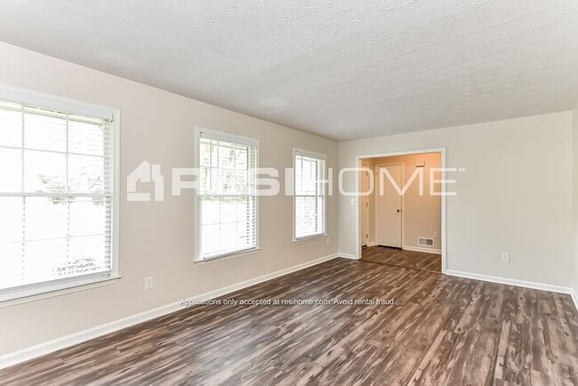 Foto del edificio - 5077 N Redan Cir