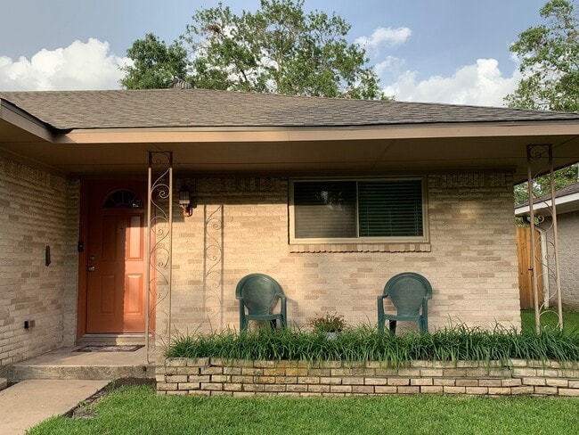 Building Photo - 1826 Widdicomb Ct