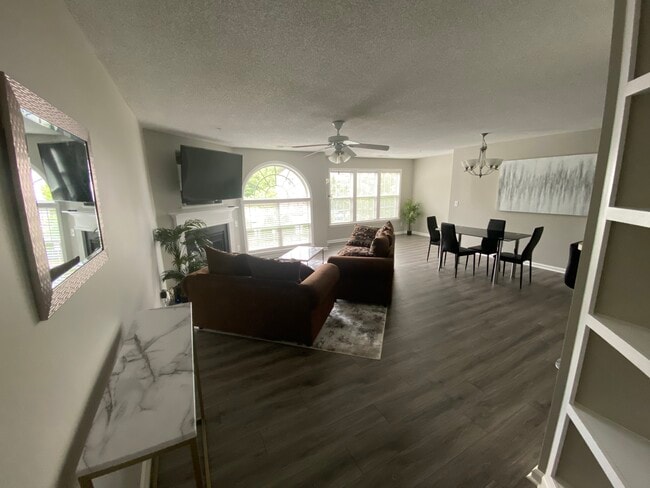 Open concept living, dining, and kitchen - 4305 Timberbrooke Dr