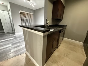 Building Photo - 2831 N Oakland Forest Dr