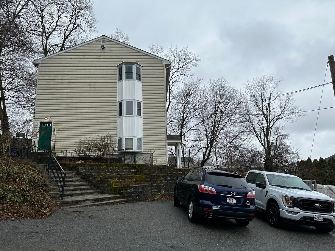 Primary Photo - 23 Bliss St