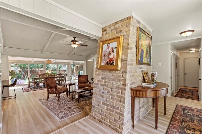 Foto del edificio - 2906 Whitemarsh Cir
