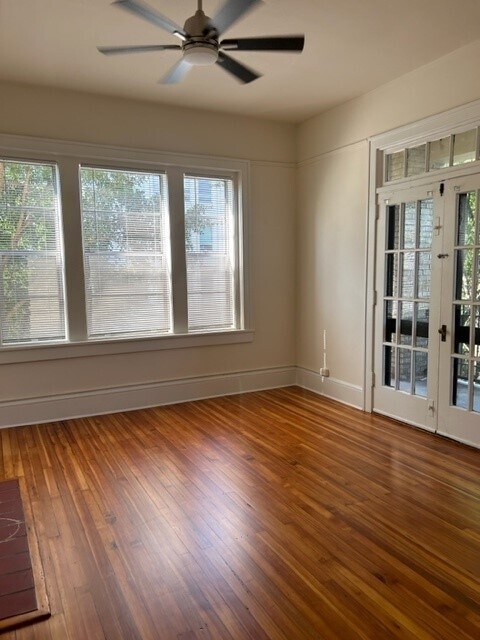 Sala de estar - 127 New Bern Pl