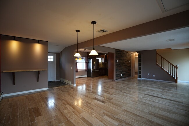 Building Photo - 90 Cobalt Ridge Dr E