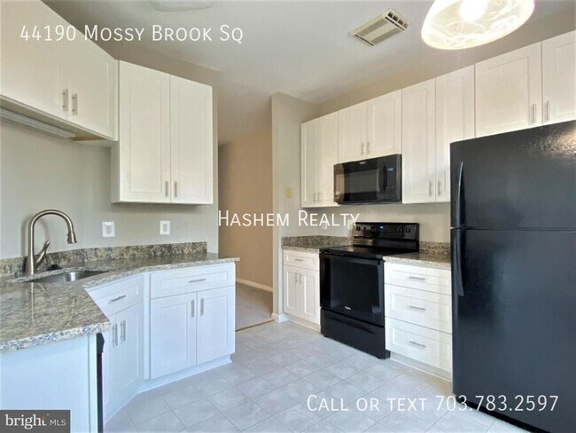 Building Photo - 44190 Mossy Brook Square